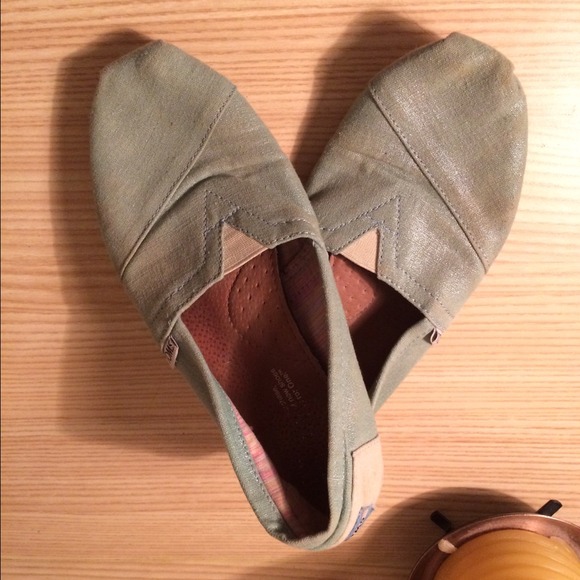 Blue toms