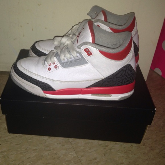 Fire red 3s