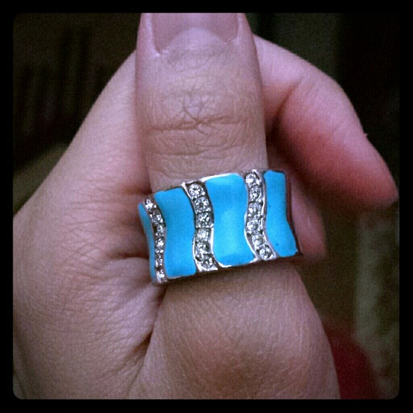 Blue and diamond design ring - Picture 1 of 1