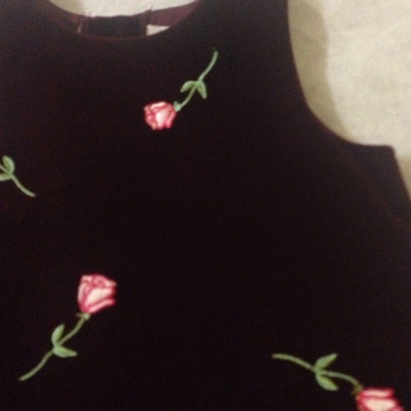 Dressed in Roses - Picture 2 of 2