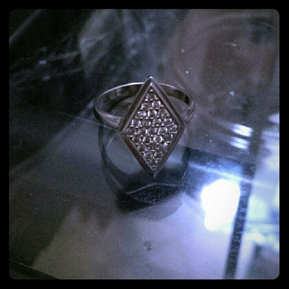 Diamond shape ring - Picture 1 of 1
