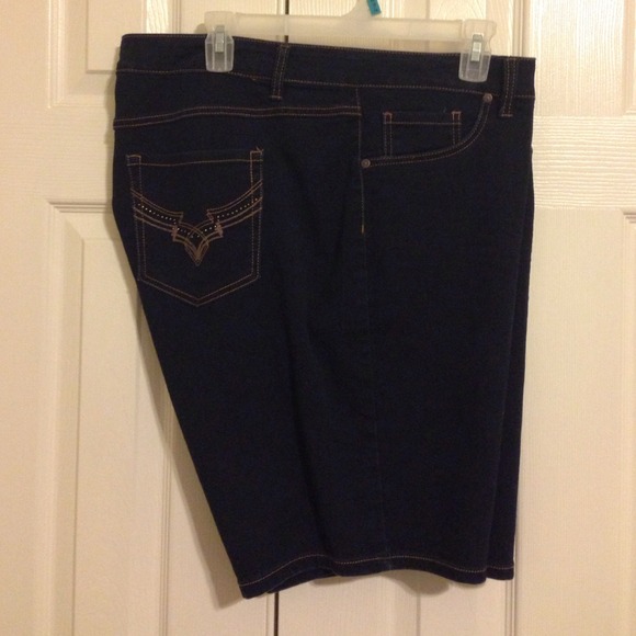 2 pairs of shorts