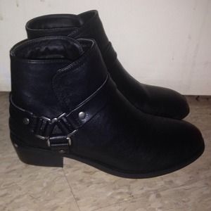 Forever 21 black booties