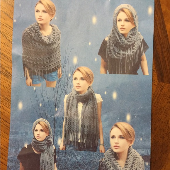 Scarf 12$ each only black left - Picture 4 of 4