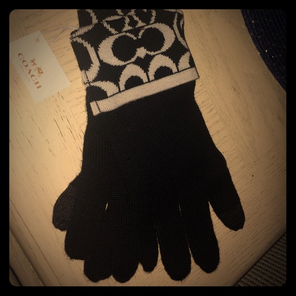 Coach gloves