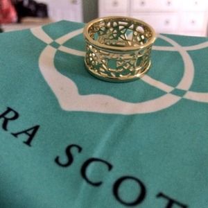 Kendra Scott ring, only worn 3 times.