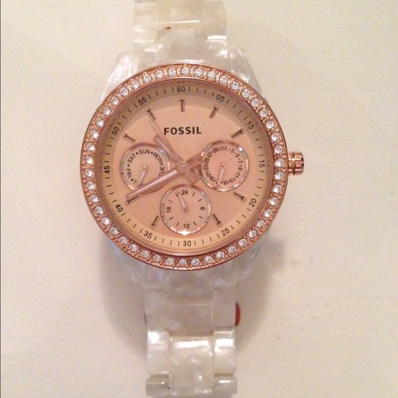 Pearl White & Rose gold Fossil Watch