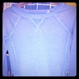 Pullover sweater with zipper