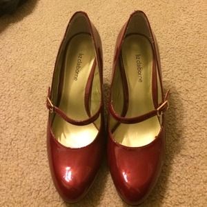 Liz Claiborne shiny red heels