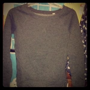 Pullover sweater with zipper