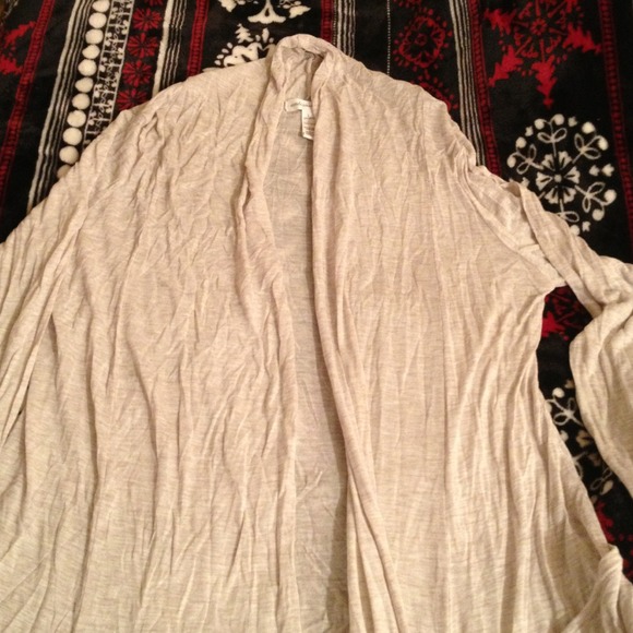 Light tan sweater.