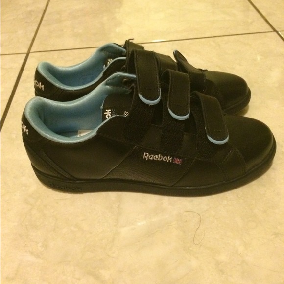 Brand new black sneaker