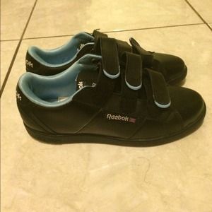 Brand new black sneaker