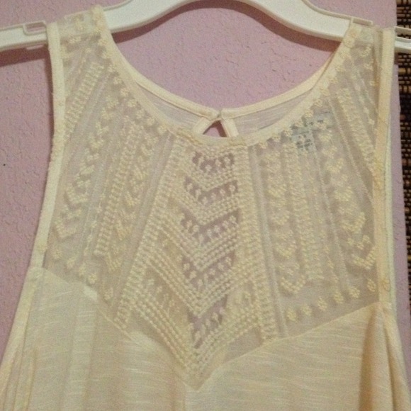 ✨NOW AVAILABLE✨ Tank top from American eagle