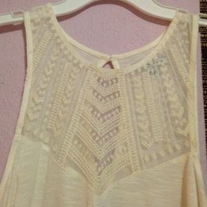 ✨NOW AVAILABLE✨ Tank top from American eagle