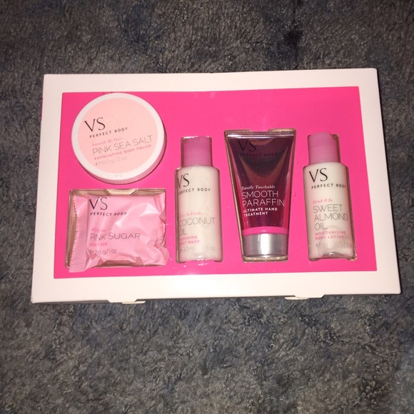 🚨TRADED🚨 bundle VS body kit and beach tote bag