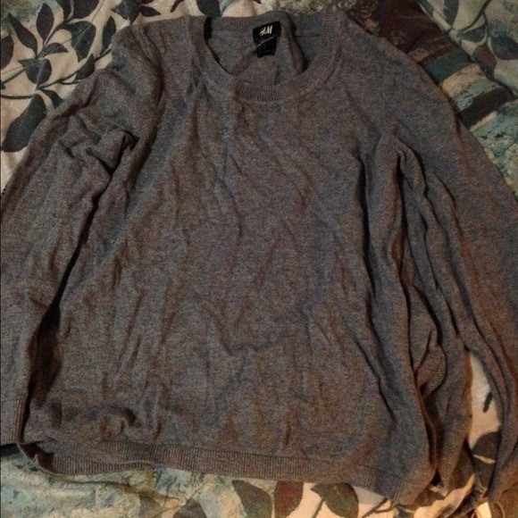 Shirt with cute patches in the elbows