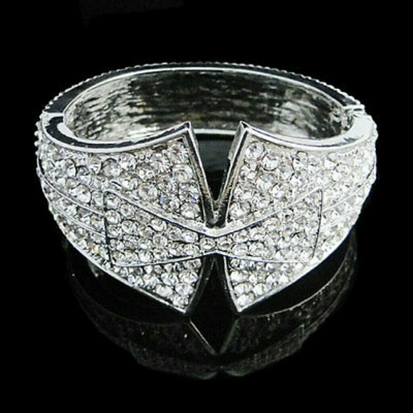 Stunning Austrian Rhinestone bangle! - Picture 1 of 1