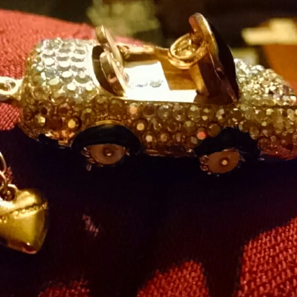 Betsey Johnson blinged out car necklace. - Picture 4 of 4