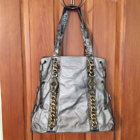 Handbag with chains