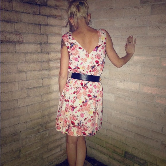 French Connection Dresses & Skirts - French connection hummingbird dress