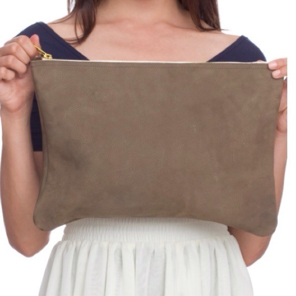 ✨ Host Pick 💕 American Apparel grey suede pouch