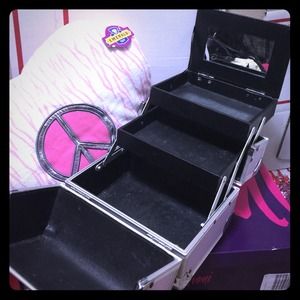 Makeup case