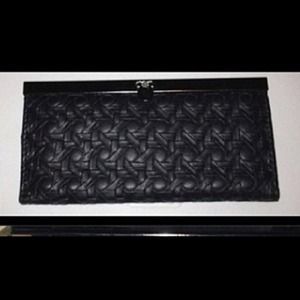 Black clutch