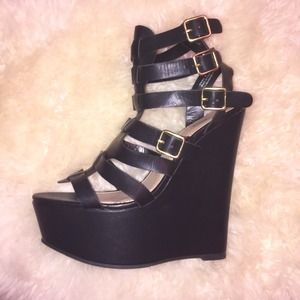 NWOB Just Fab Strappy Wedge Size 9
