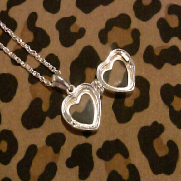 Interchangeable Locket Necklace - Picture 2 of 3