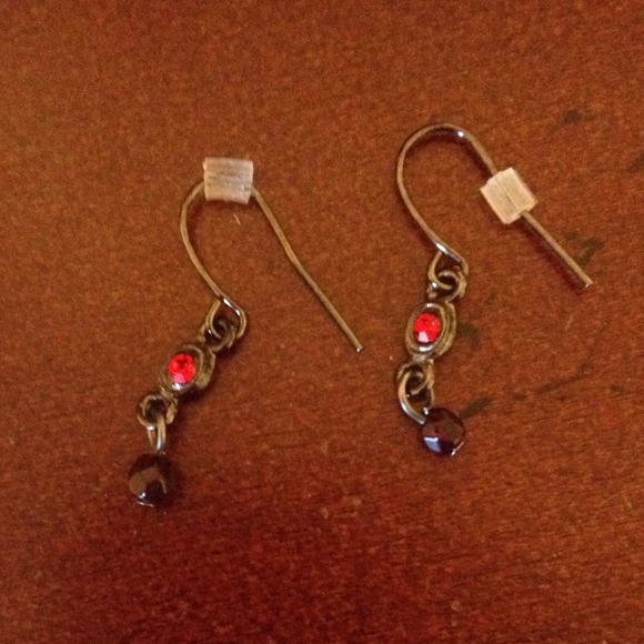 Dark gray with red ruby stud earrings