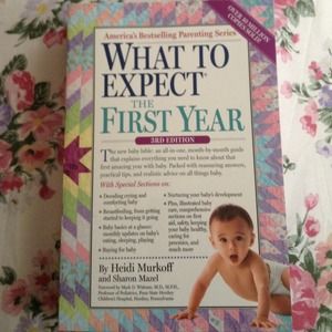 WHAT TO EXPEXCT the first year  baby book