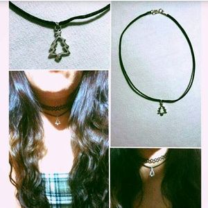 90s Choker With a Christmas Tree Pendant