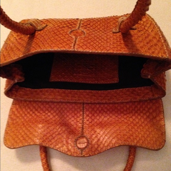 🎉HP🎉 TOD'S Snakeskin Bag - 100% Authentic - Picture 3 of 4