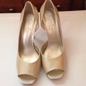 Jessica Simpson pumps.