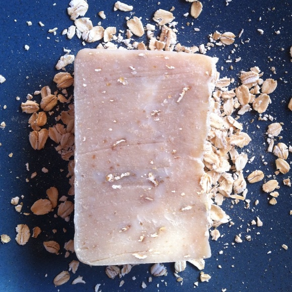 Just made a fresh batch!! Honey and Oats soap bar