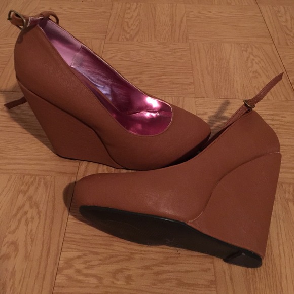 Comfy Wedge 8