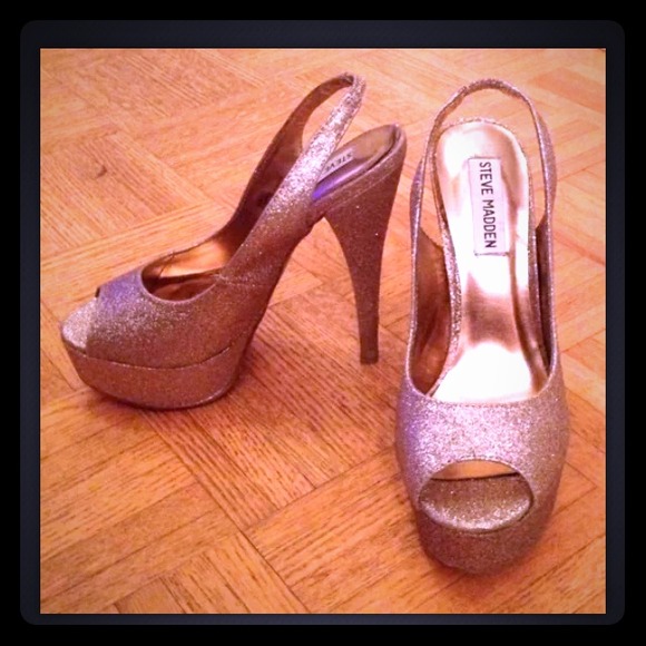 🎉EDITOR PICK 1/20🎉 Madden gold glitter "p gayle"