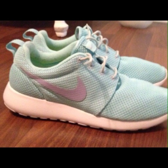 Nike roshes