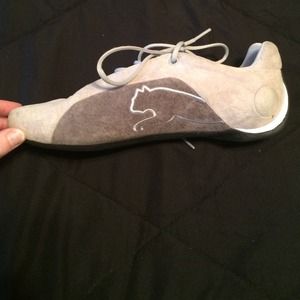 Puma tennis shoes