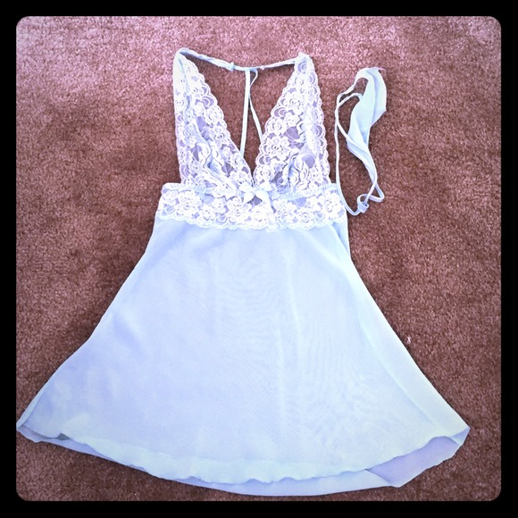 Cute lt blue halter lace babydoll small