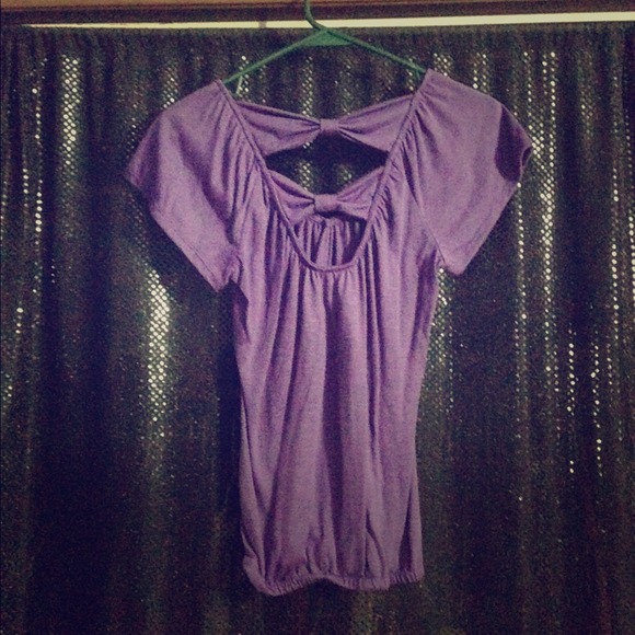 Bow back shirt and wet seal top