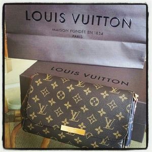 LV cross body MM model
