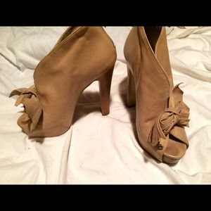 Beige leather Aldo heels size 37