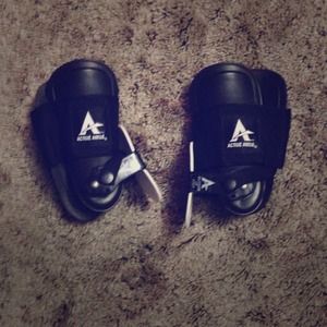 Athletic ankle braces