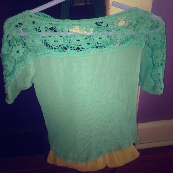 Urban Outfitters crop top