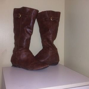 Wide-Calf brown leather boots