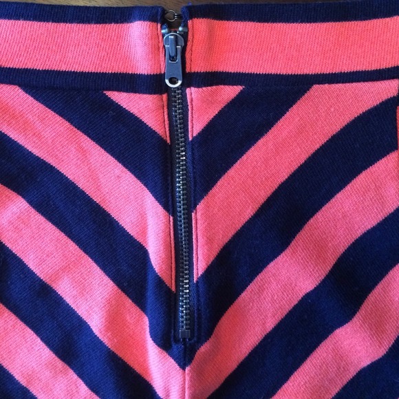 ❌SOLD!! NWT Gap Patterned Skirt XS - Picture 3 of 4