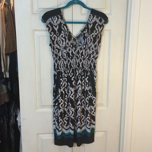 Pattern dress with pockets
