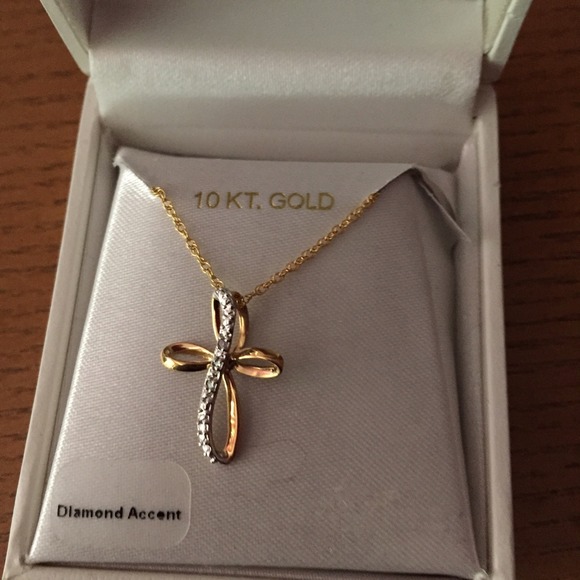 10 kt gold cross necklace